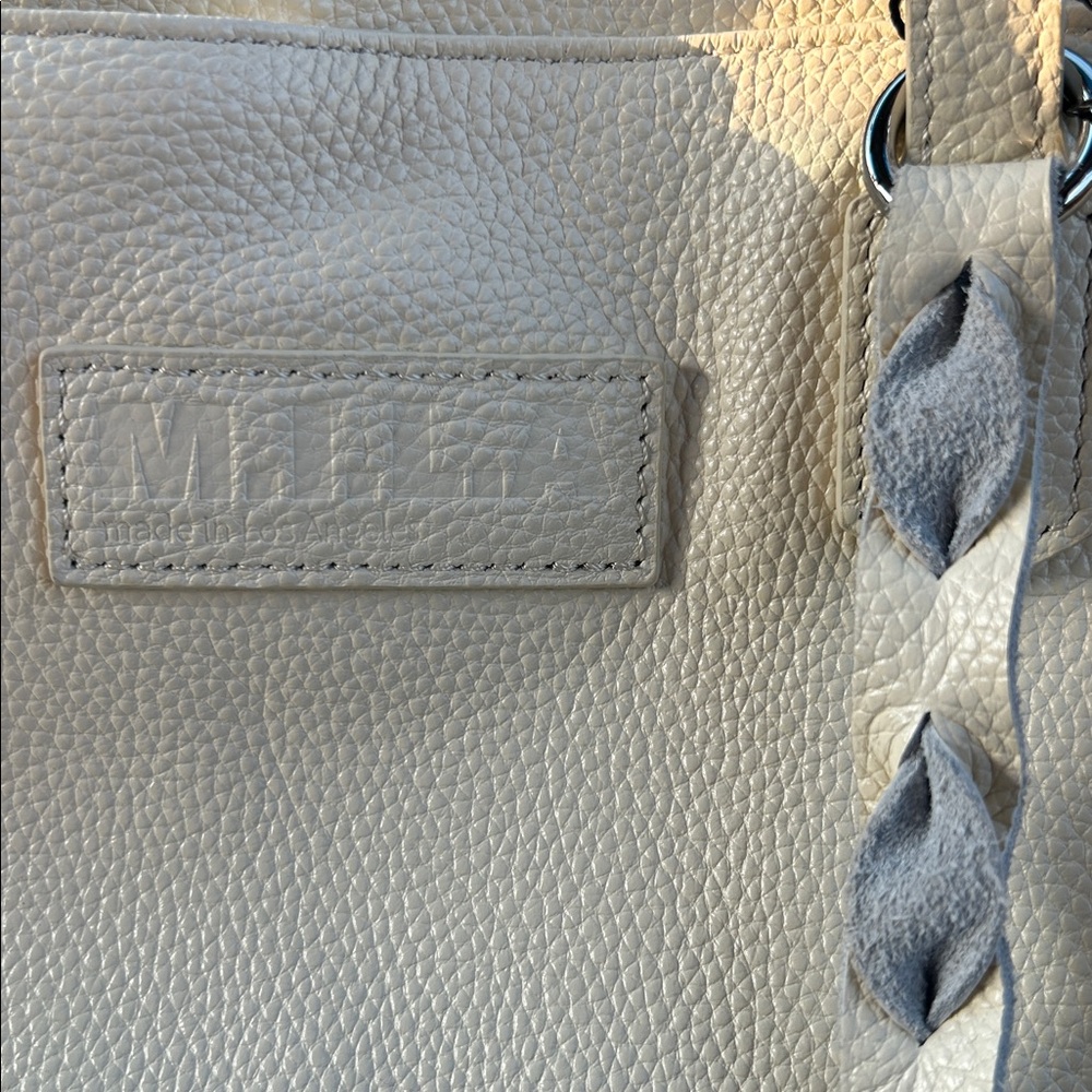 🆕 M.I.L.A made in Los Angeles Ivory Soft Sleek LeatherTote Bag - Picture 2 of 8